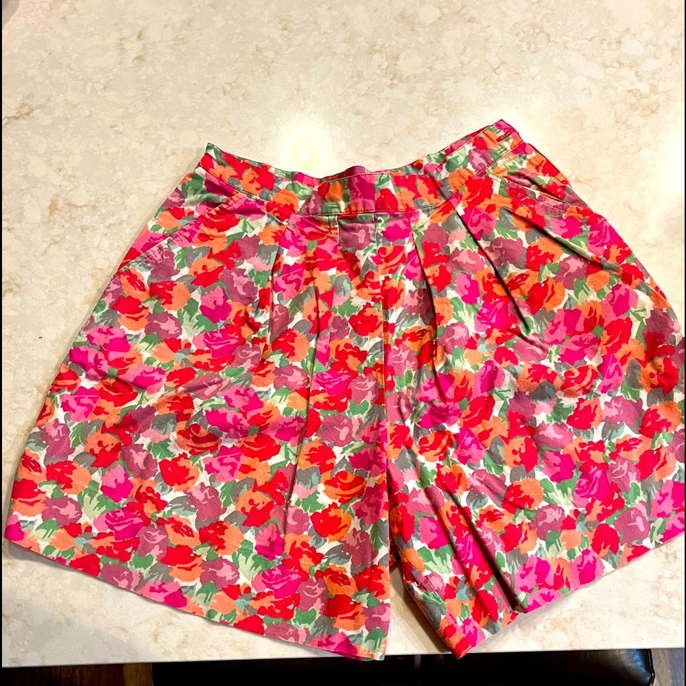 Vintage Laura Ashley shorts. Size 6. No tags.
